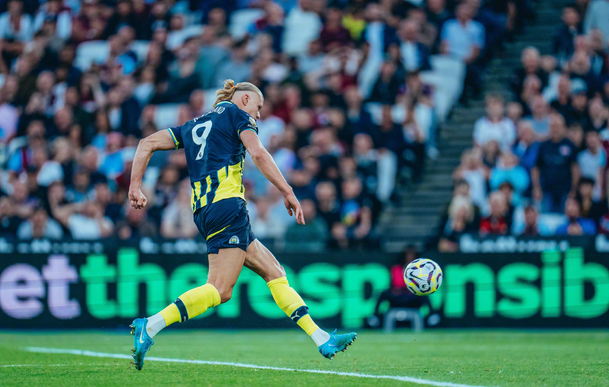 九游会百家乐 - 哈兰德爆冷击败法国队，精彩发挥引爆全场！